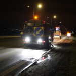 【画像】あれって迷惑? トラックサイドの後ろ向きライトは眩しいし、交通違反の恐れアリ。もし他車の事故を誘発すれば責任を追及されるかも 〜 画像3