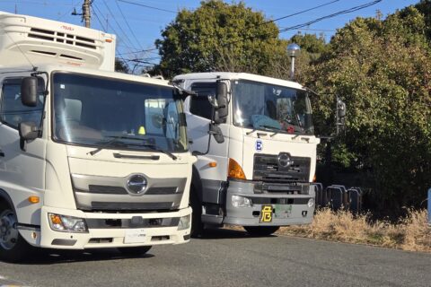 白ナンバーと緑ナンバーのトラックがあるけど、何が違う？