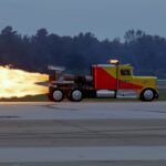 【画像】大型トラックのエンジンは排気量が大きいのに、なぜ速いというイメージがないの? 〜 画像4