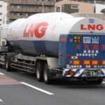 【画像】危険なものを運ぶけれど、決して危険ではないタンクローリー 〜 画像3