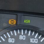 【画像】トラックの警告灯、スイッチ、謎のマークあれこれ 〜 画像4