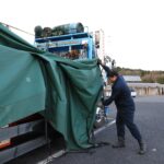 【画像】貨物も守るため！　重要なのはシート掛け 〜 画像5