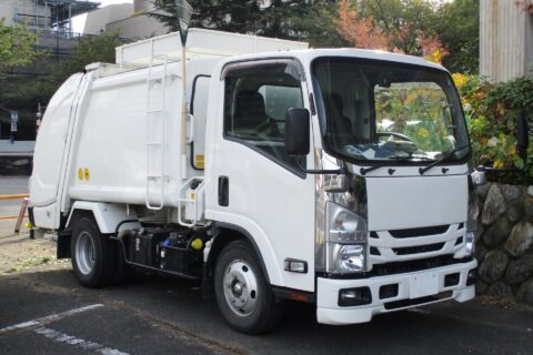 よく見かけるゴミ収集車、中身はどうなってるの？