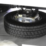 【画像】簡単そうに見えて意外と難しいトラックのタイヤ交換 〜 画像2