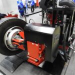 【画像】簡単そうに見えて意外と難しいトラックのタイヤ交換 〜 画像5