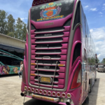 【画像】こんなのあり？これがタイで人気のデコバスだ！ 〜 画像7