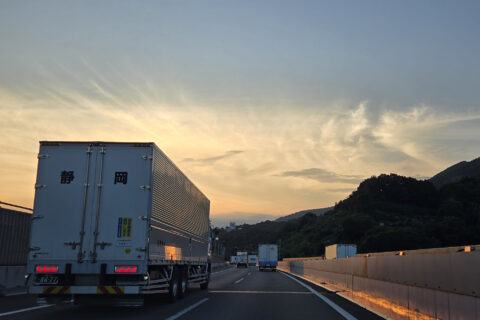 高速道路で実感できたトラックドライバーの気持ち