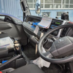 【画像】トラックの運転席を見せてもらったぞ 〜 画像1