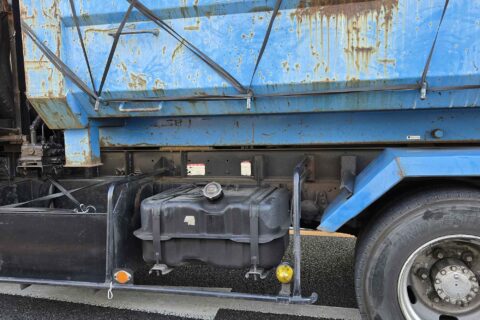 トラックの給油タンク雑学あれこれ