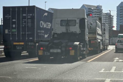 トラックのマフラーってどうなってるの？