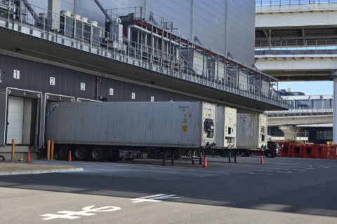 トラックドライバーにとっては当たり前。ヤードとバースは何が違う？