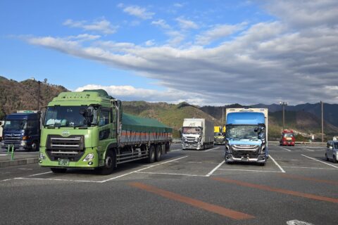 これは難解！　トラックの駆動輪表示の読み方