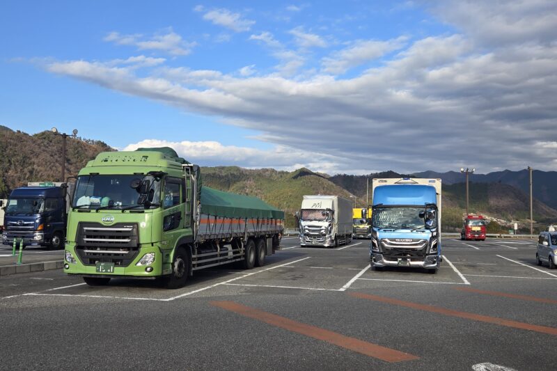 これは難解！　トラックの駆動輪表示の読み方