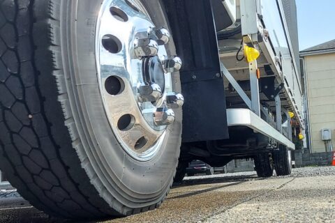 タイヤ・ホイールをピカピカにする便利な洗浄グッズあれこれ