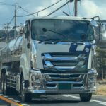 【画像】運搬物は？ピカピカの理由は？スロッシング現象？　タンクローリーの秘密 〜 画像1