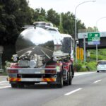 【画像】運搬物は？ピカピカの理由は？スロッシング現象？　タンクローリーの秘密 〜 画像4