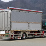 【画像】和の神髄、見えないところを飾る今風のデコトラ事情 〜 画像1