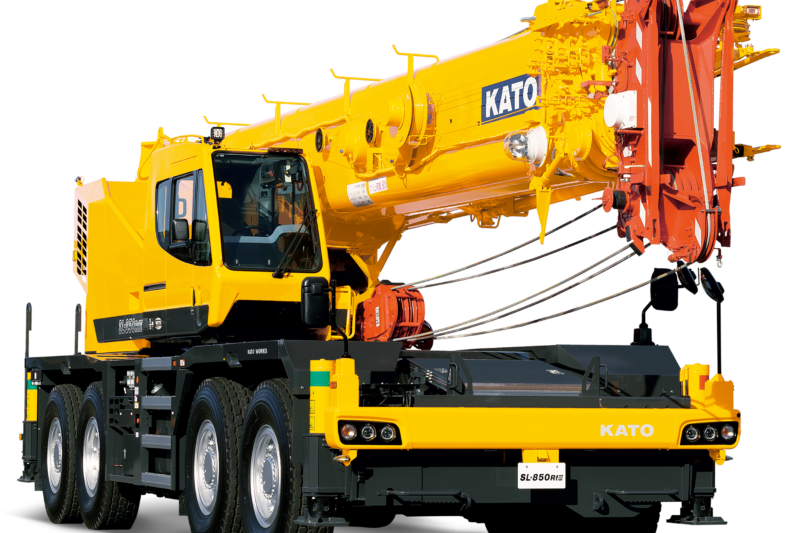 高性能なラフテレーンクレーンに採用されたすごいエンジンとは？