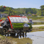 【画像】【ただの作業車じゃない】なぜ最近のトラクターはこんなにカッコいい？赤・青・緑のブランドカラーと「走る収穫工場」のメカニズム 〜 画像5