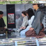【画像】【東本願寺が騒然】箱の中に畳と掛け軸！？デコトラが「動く茶室」に変貌した前代未聞の茶会『不二不而』の衝撃 〜 画像9