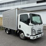 【画像】【いすゞエルフ】シートカバーで商用車の内装を格好よく守る！Azur製レザー調カバーの美しい仕上げ方とキャビン快適化 〜 画像9