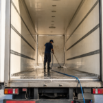 【画像】空になっても消えない――トラックの荷台ににおいが残る理由 〜 画像3