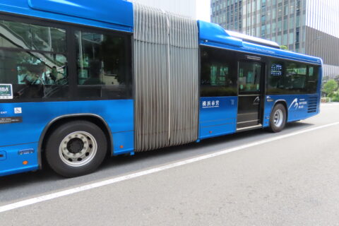 街で増えている「連節バス」って何者？ トレーラーとの違いと導入が進む理由