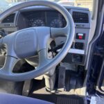【画像】ウィング車はどうやって開ける？ 開閉スイッチの役割と操作手順を実車で解説 〜 画像6