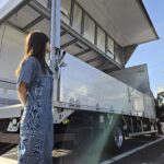 【画像】ウィング車はどうやって開ける？ 開閉スイッチの役割と操作手順を実車で解説 〜 画像9