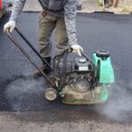 【画像】アスファルトを運ぶダンプは「温度」が勝負 〜 画像1